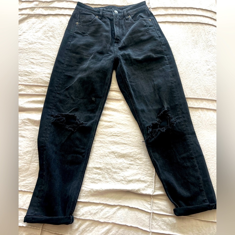 Black Jeans from AE
Curvy, high rise mom jeans